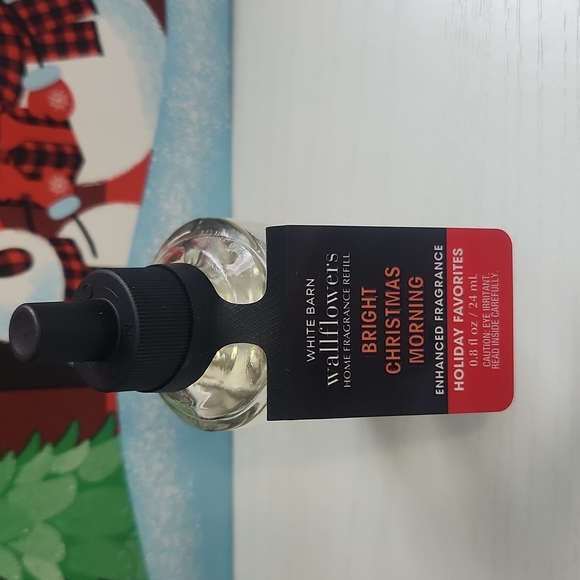 Set of 4 NWT Wallflowers- Winter Scents - Picture 6 of 10